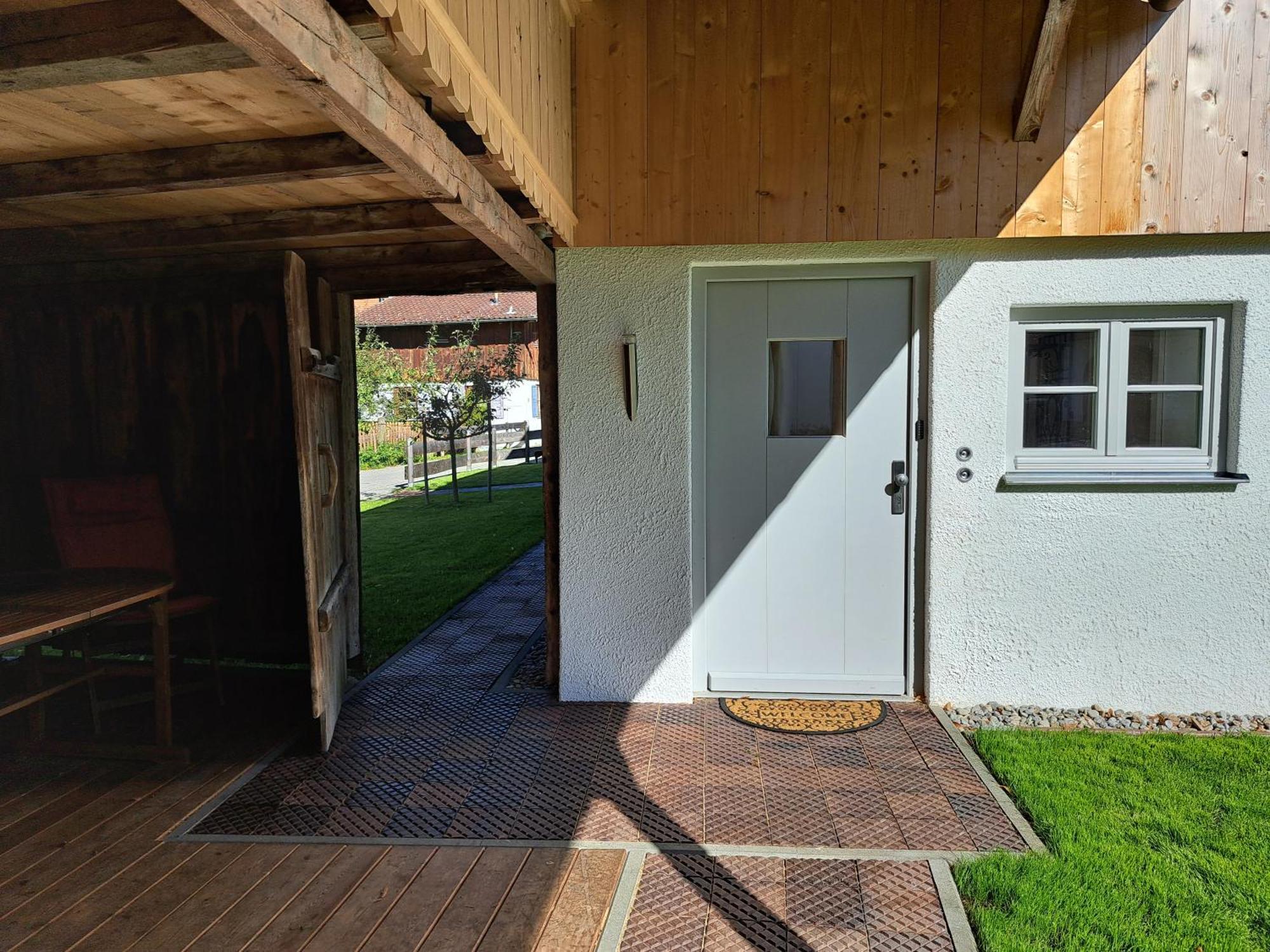 Neu! Im Lueftlmalereck, Hennalahaus Apartment