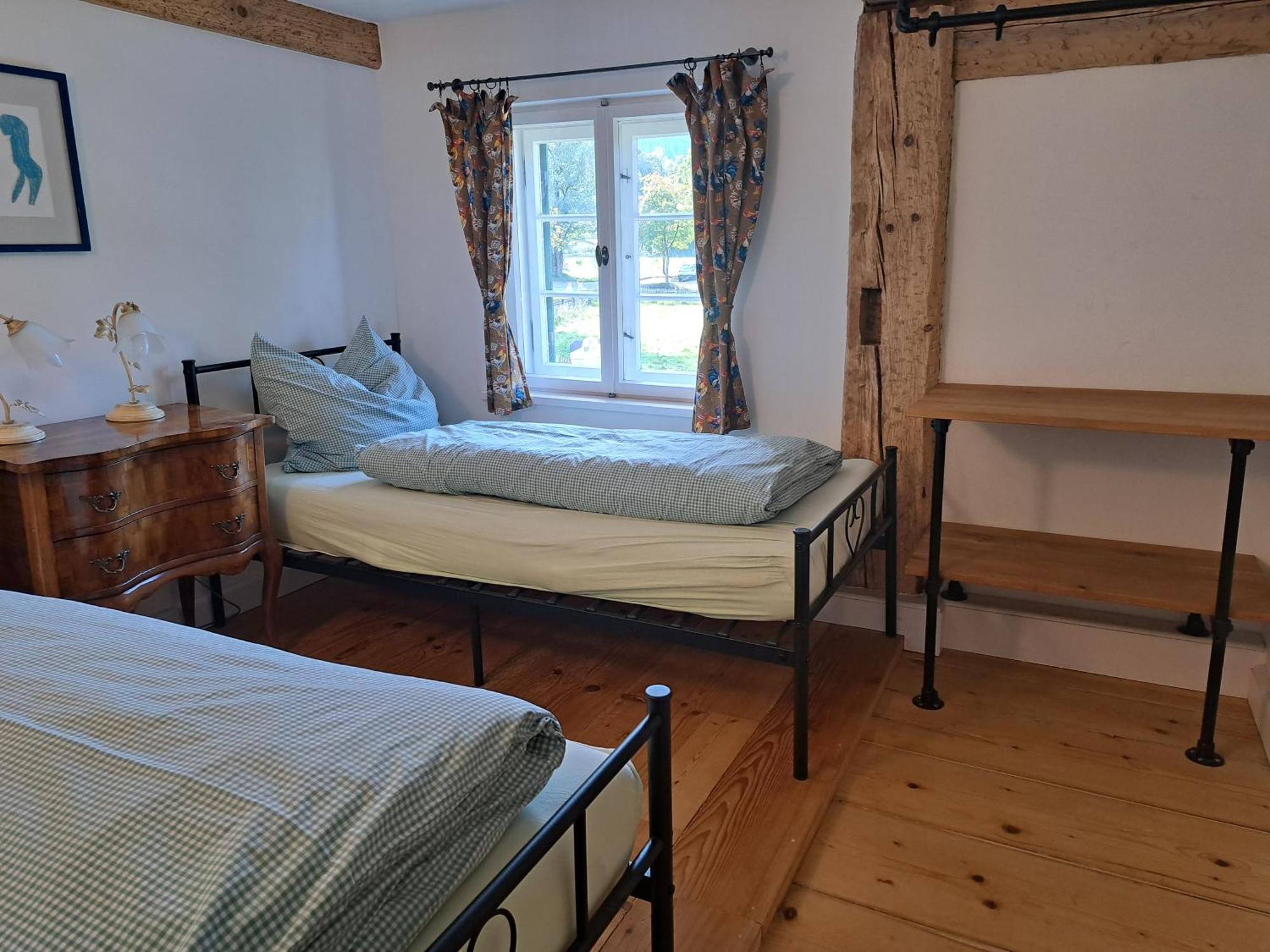 Neu! Im Lueftlmalereck, Hennalahaus Apartament