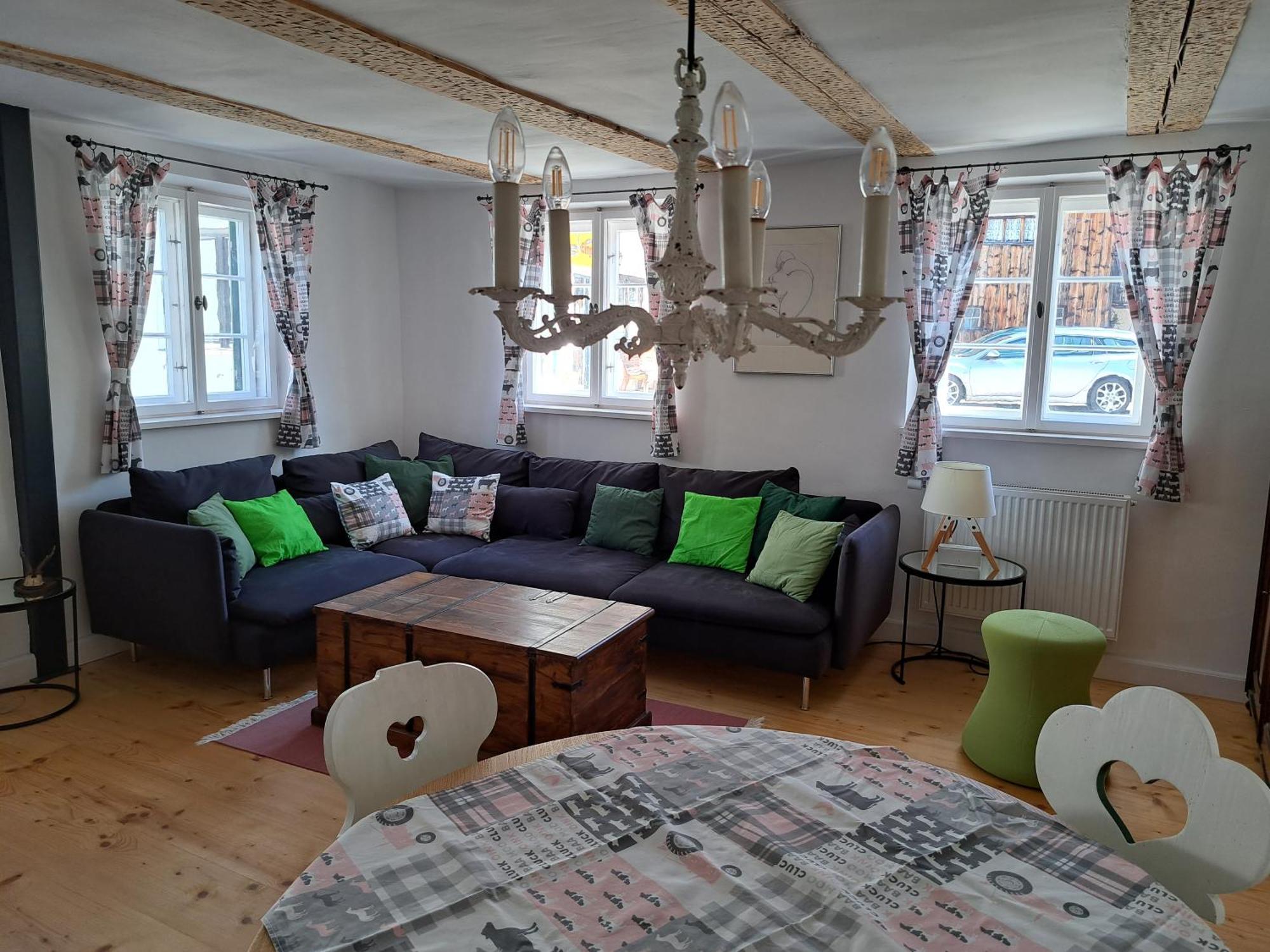Neu! Im Lueftlmalereck, Hennalahaus Apartment