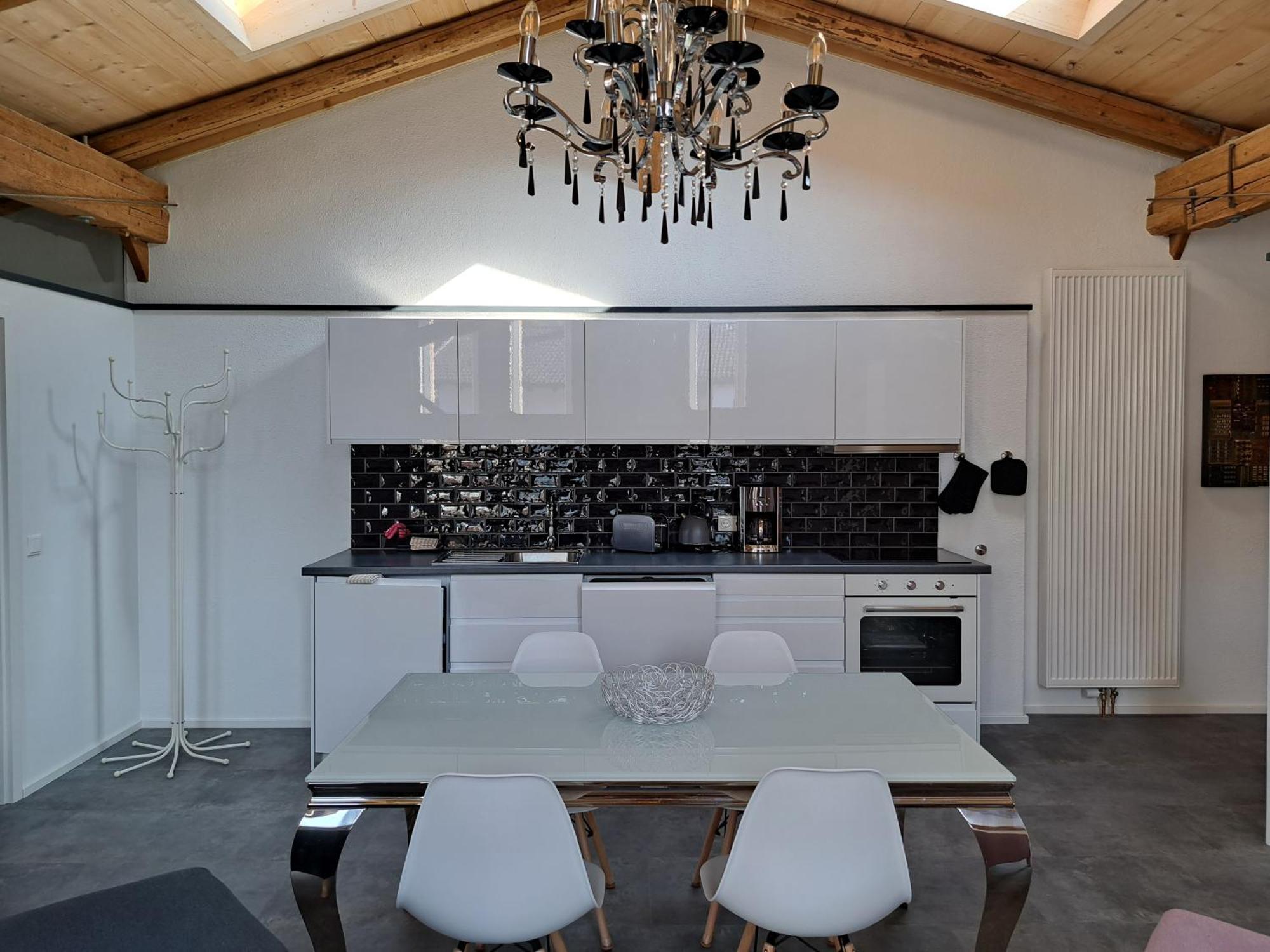 Apartment Neu! Im Lueftlmalereck, Hennalahaus